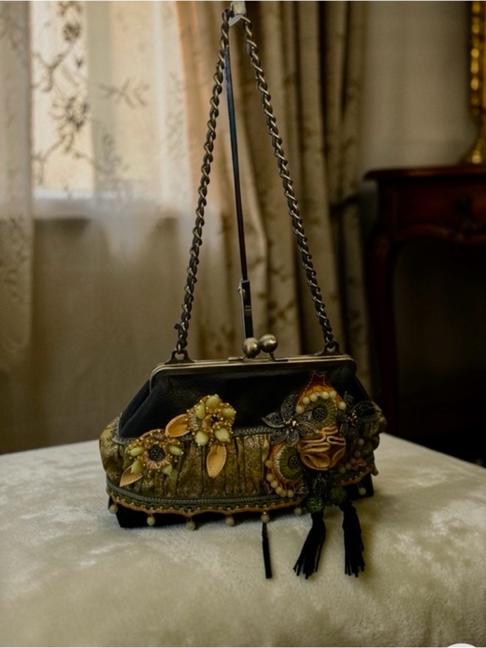 VINTAGE Mary Frances Beaded Floral Leather Shoulder Bag - Flowers & Leaves